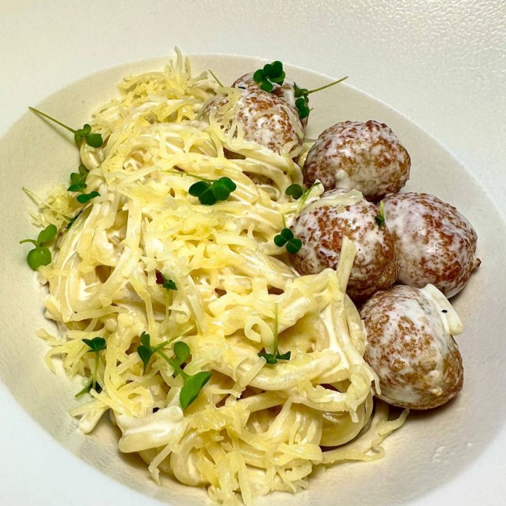 Фрикадельки со сливочной пастой