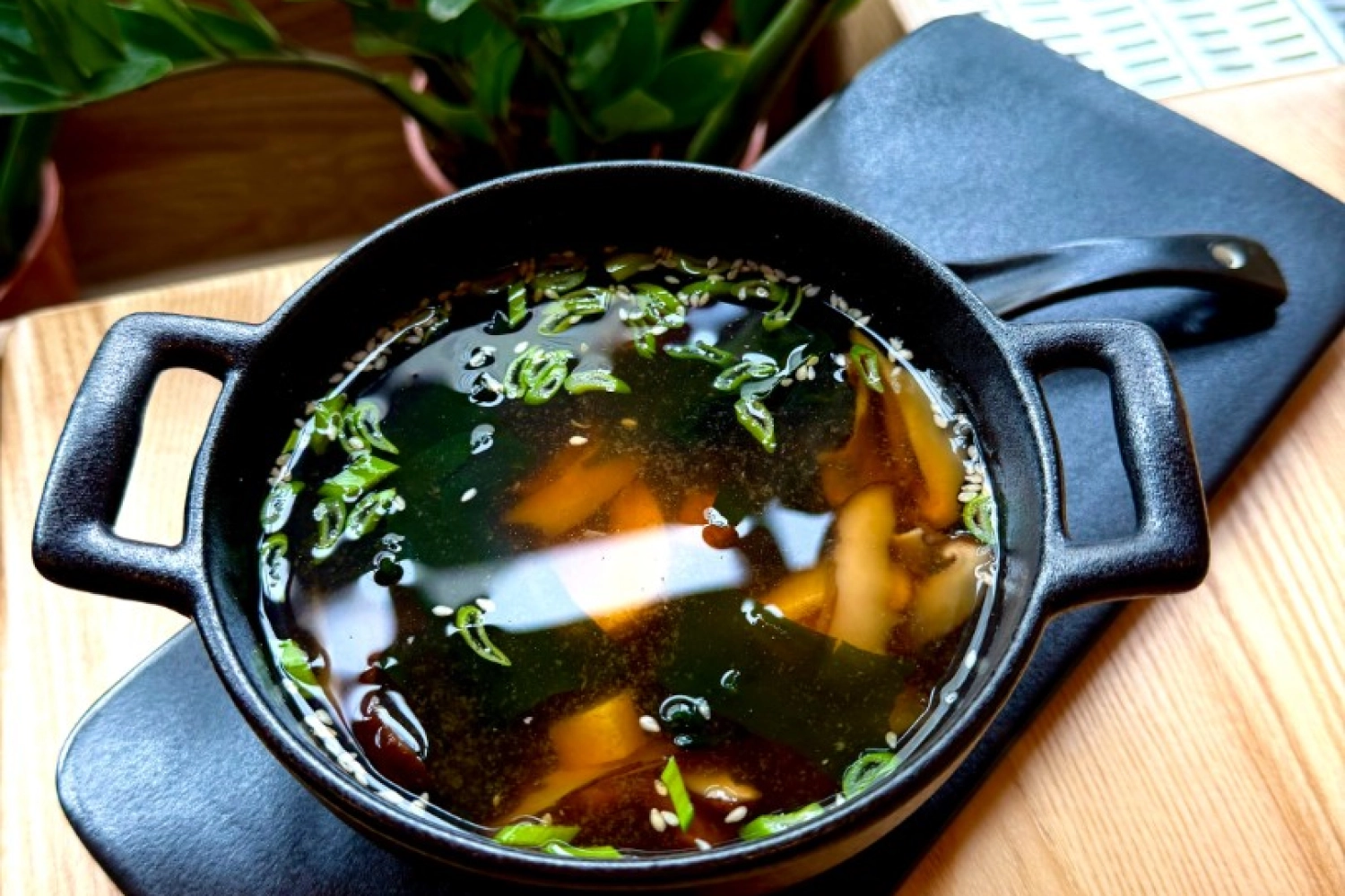 Мисо суп с грибами шитаки