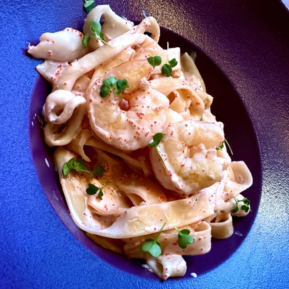 Фетучини с кальмаром и креветкой