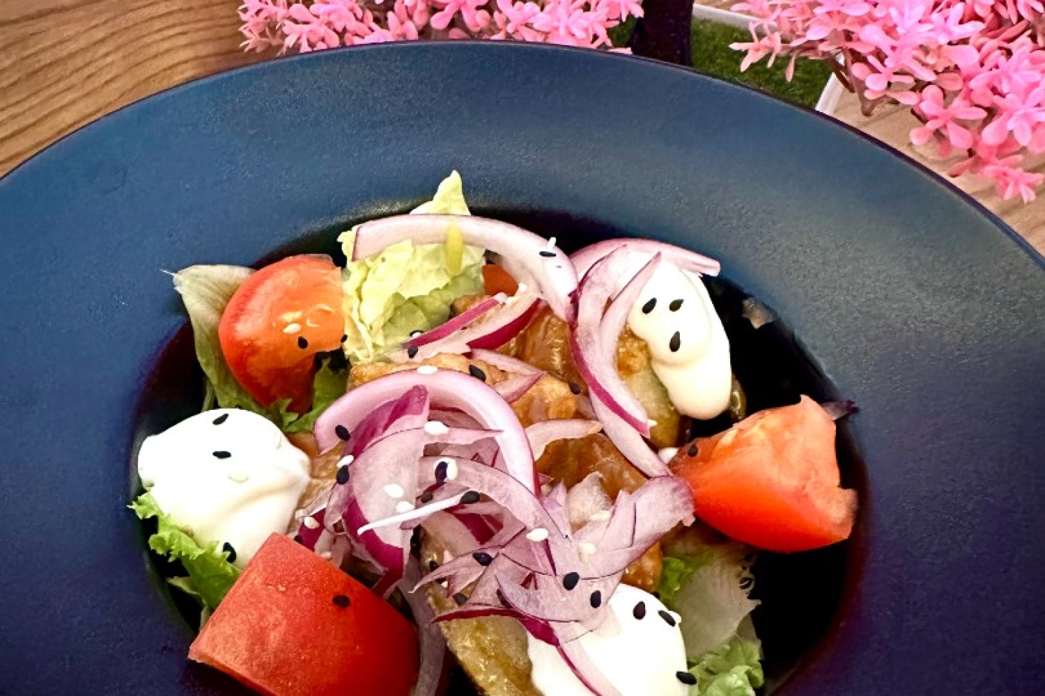 Салат с хрустящими баклажанами