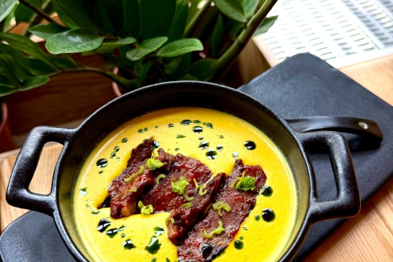 Крем суп кукурузный с говяжьими ребрышками