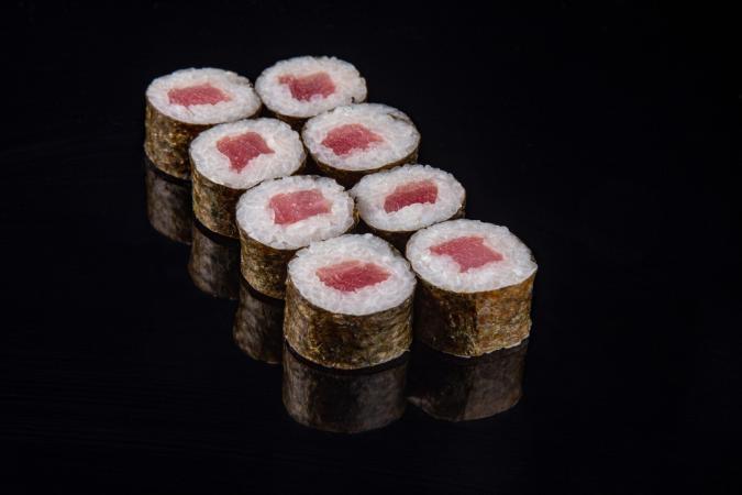 Хосомаки с тунцом