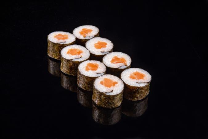 Хосомаки с лососем