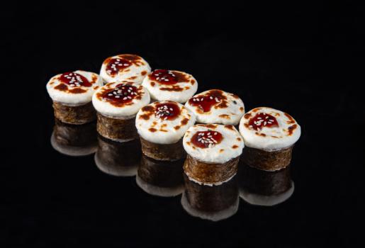 Бази ролл с лососем