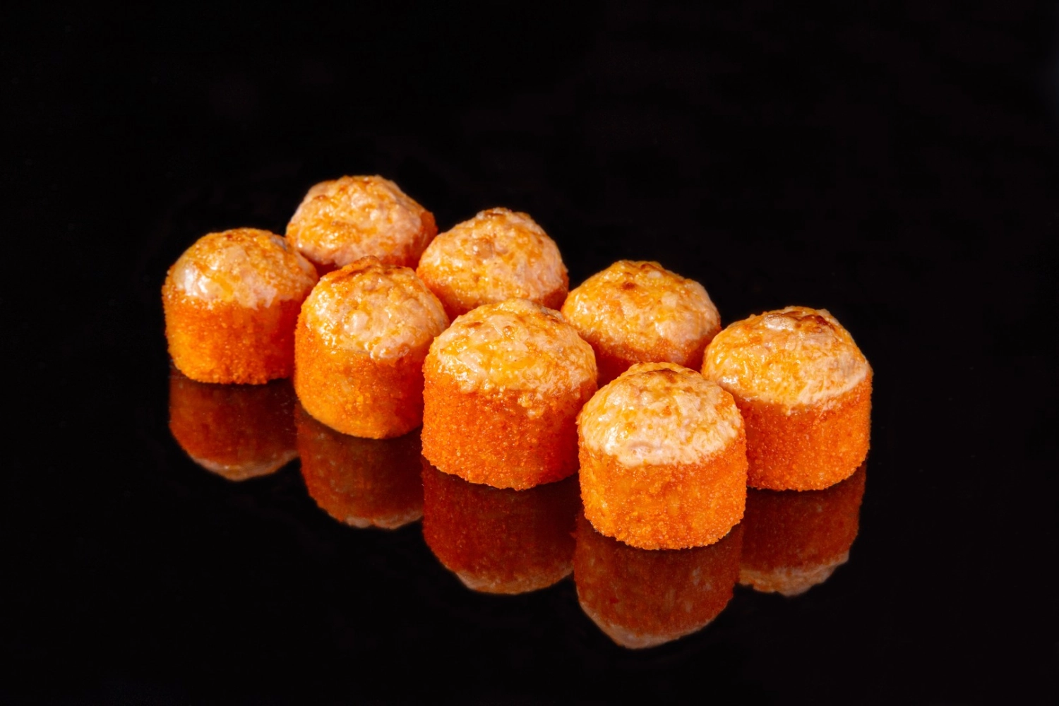 Ролл с лососем запечённый