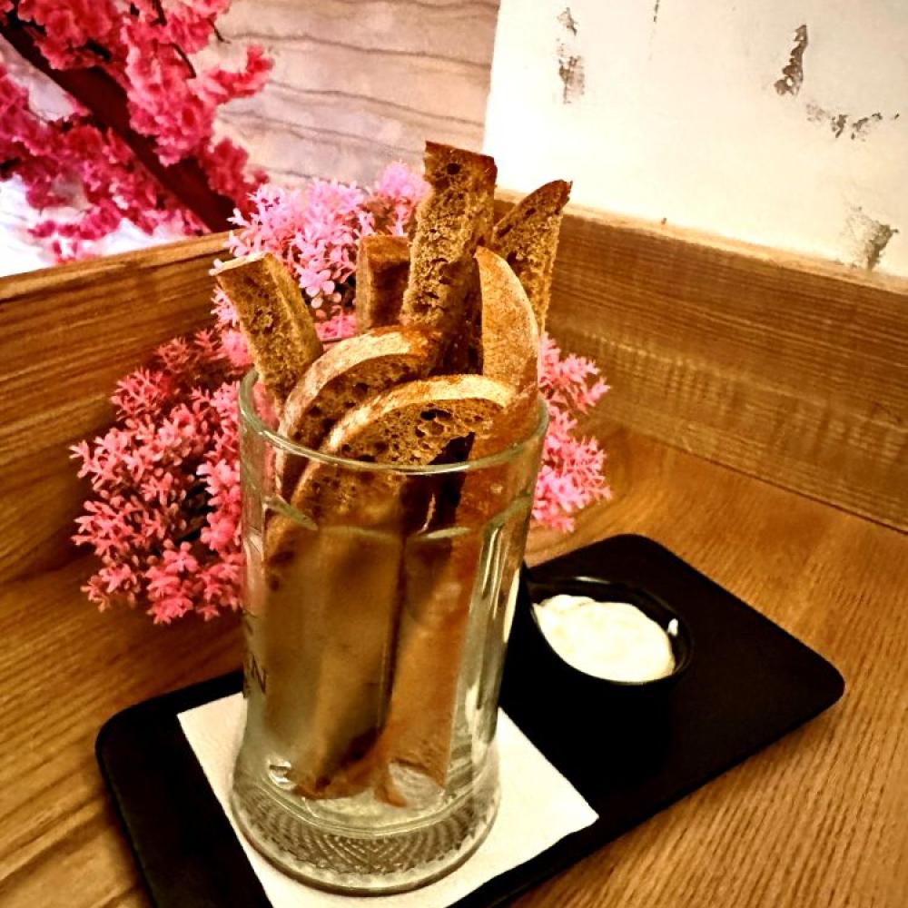 Чесночные сухарики